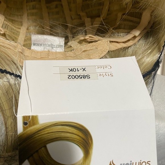 Uniwigs Short Synthetic Monofilament Wigs Lot Of 4 - Picture 10 of 12